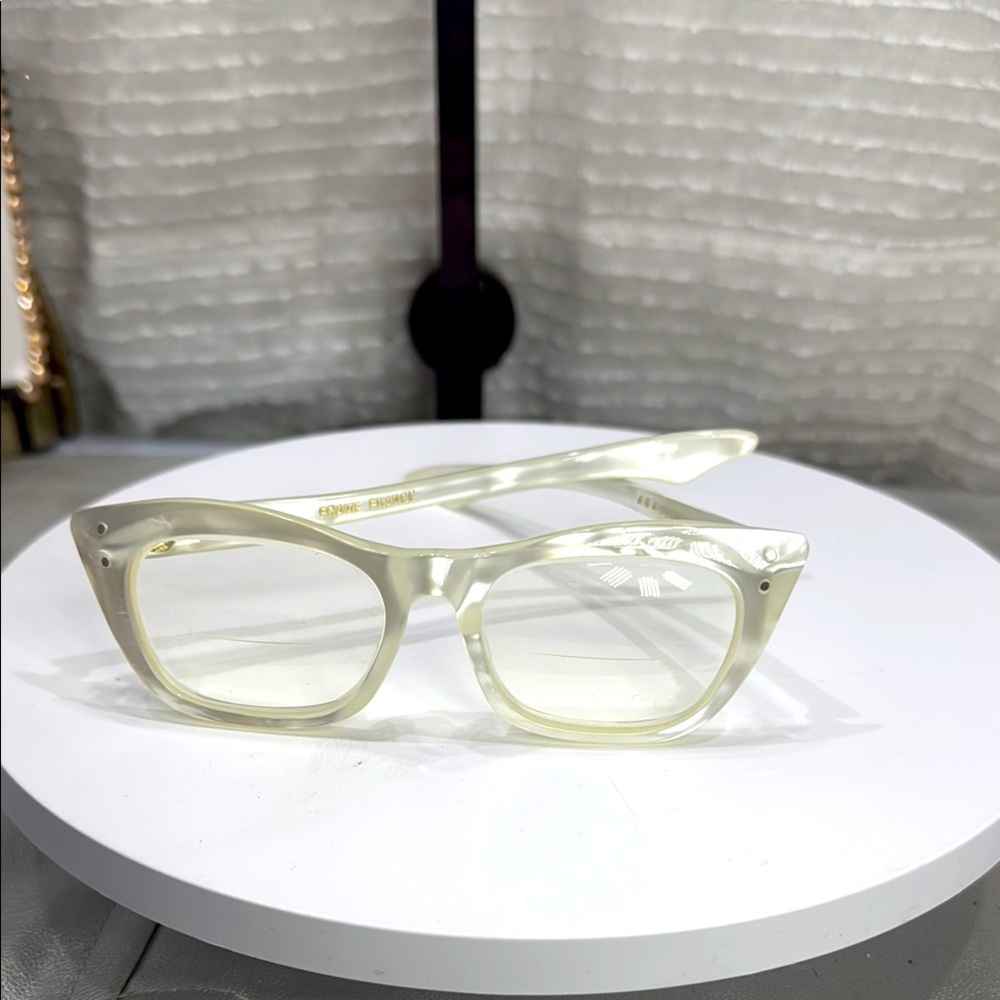 (Z6) FRAME FRANCE, vintage pearly white glasses for girls